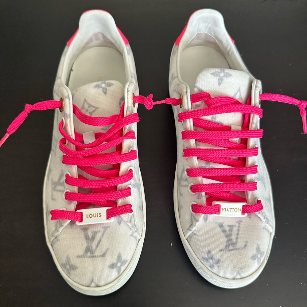 Authentic  Louis Vuitton women’s sneakers, white and pink rare!! worn once